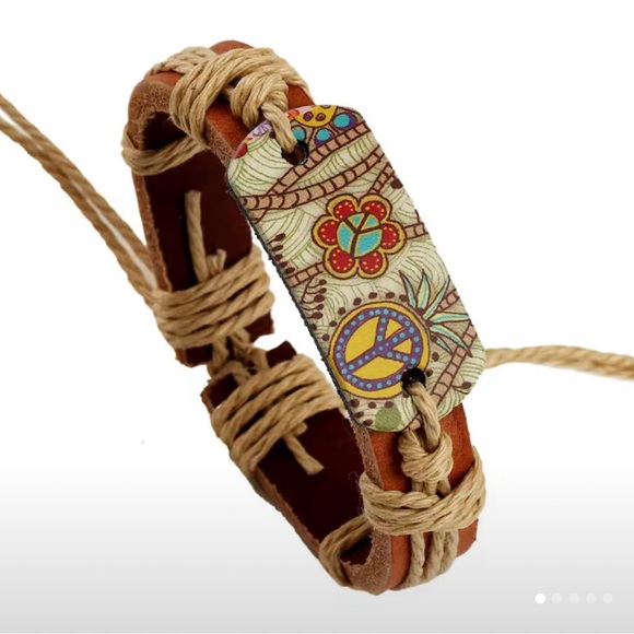 Jewelry - $2/$25 or 3/$35 NWOT Leather/hemp rope adjustable peace sign 1960s stylebracelet